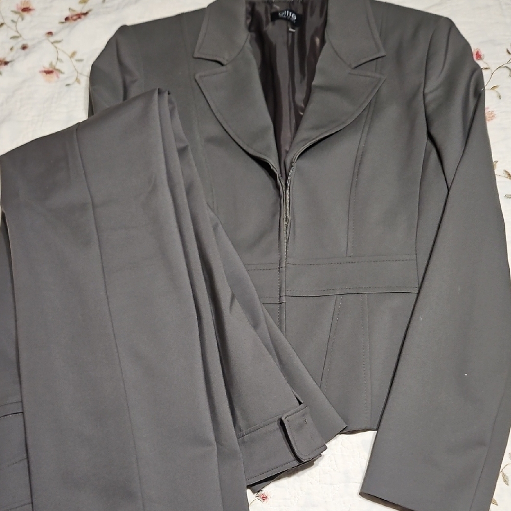 ITALIAN Gray Blazer and Pants Set